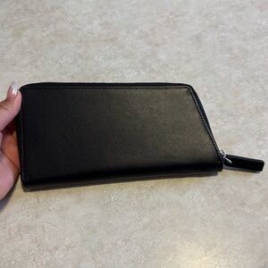 The Horse Freddie Continental Zip Wallet